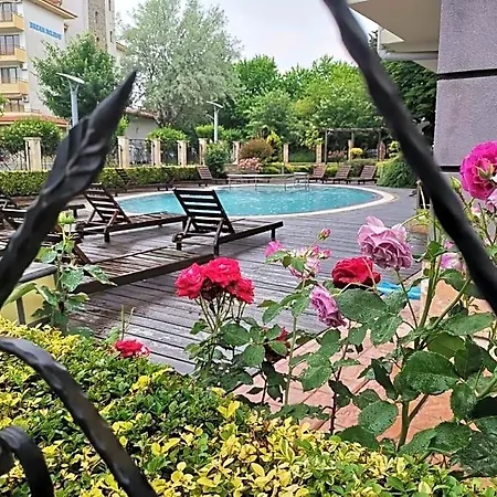 فندق Ravda Apartments رافدا